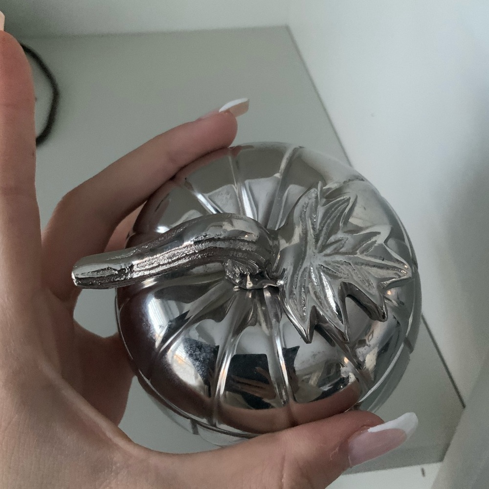 Vintage BATH & BODY WORKS Silver Metal Pumpkin Candle Containers Lid X 3 - Picture 8 of 16